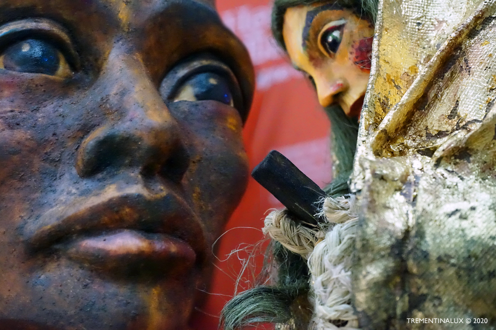 HEROI DEL COLTAN NINOT INDULTAT